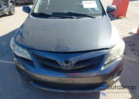 2011 Toyota Corolla z USA, uszkodzony, nr VIN 2T1BU4EE0BC615648
